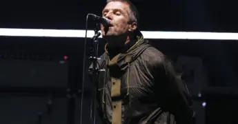 Muere hombre al caer durante concierto de Oasis en el estadio Wembley