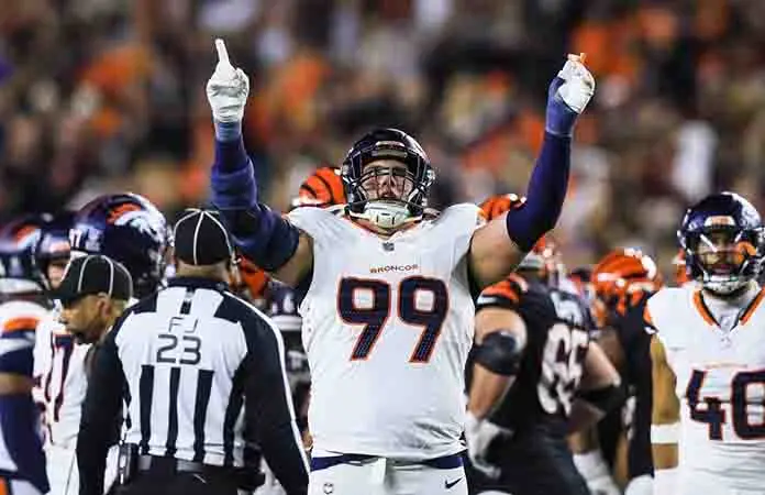 Broncos extienden contrato de Allen