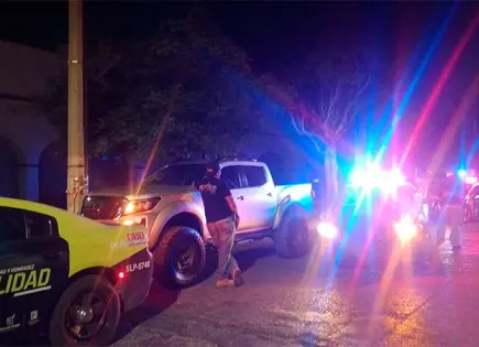 Disuelven corrida de autos en la Plaza Tangamanga
