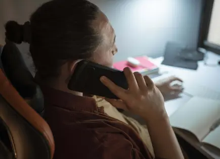 Advierten sobre nueva extorsión telefónica con llamadas cruzadas