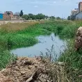 Reportan una grave fuga de agua en Los Laureles
