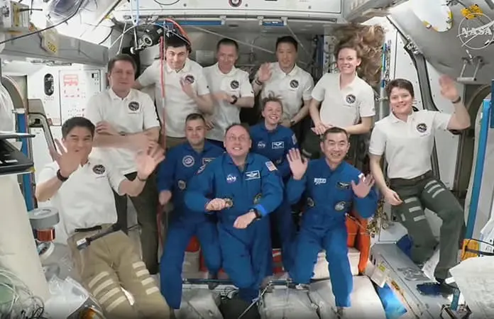 SpaceX transporta a 4 astronautas a la EEI