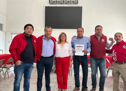 Priístas de antaño amenazan con romper por "imposición" en Valles