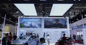 Tesla otorga a Elon Musk 96 millones de acciones restringidas