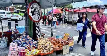 Vendedores ambulantes saturan los Cetram