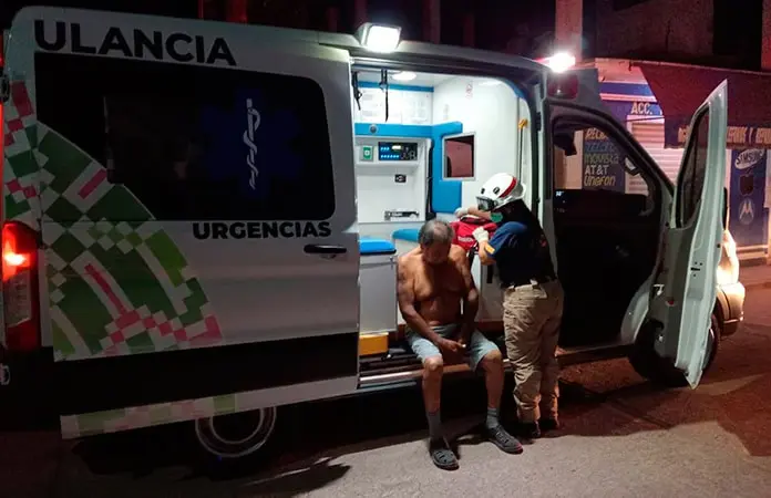 Adulto mayor lesionado durante un convivio