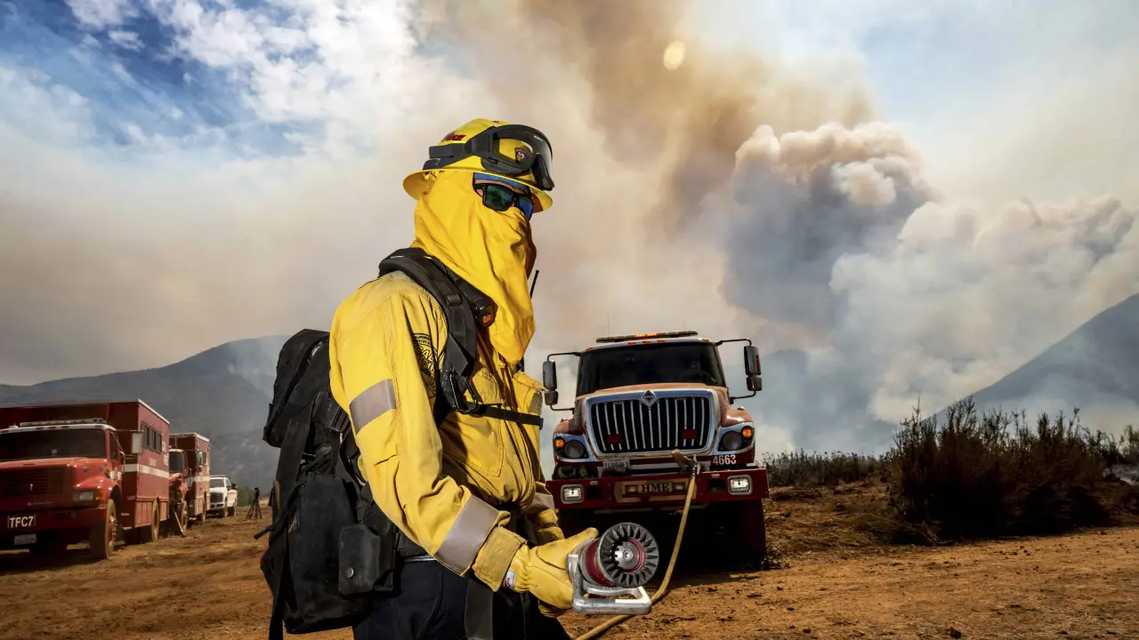 Incendio forestal en California avanza en Bosque Nacional Los Padres