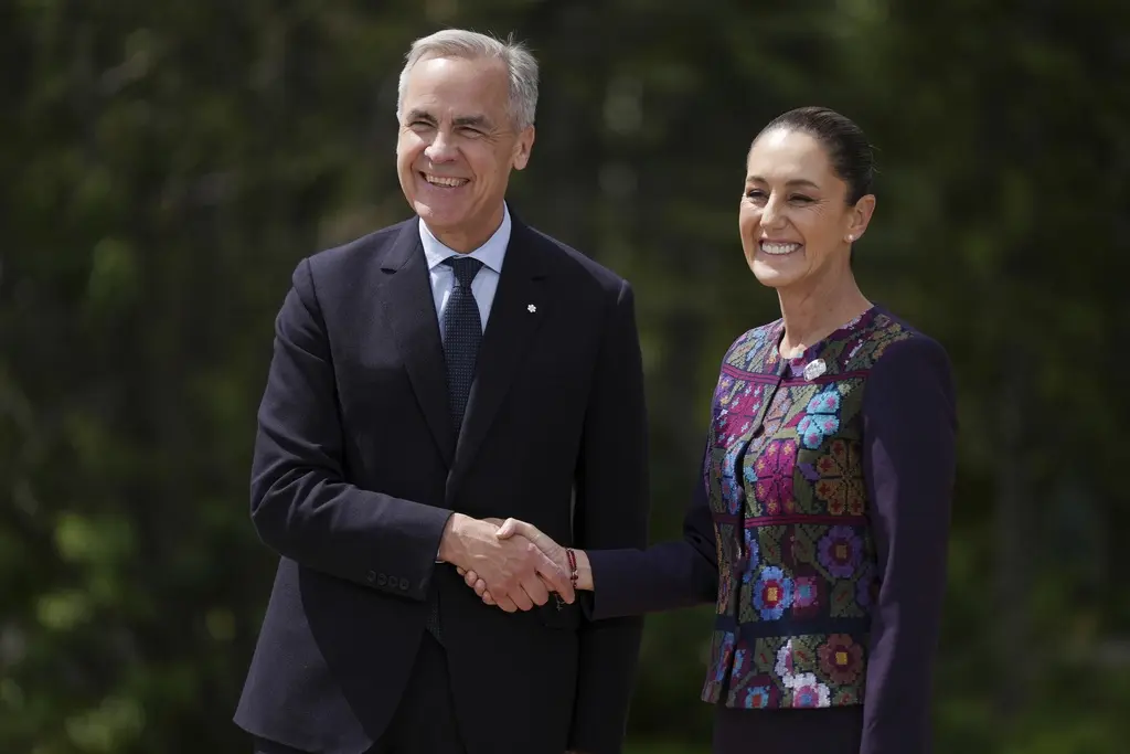 Claudia Sheinbaum Pardo recibe a ministros de Canadá en Palacio Nacional