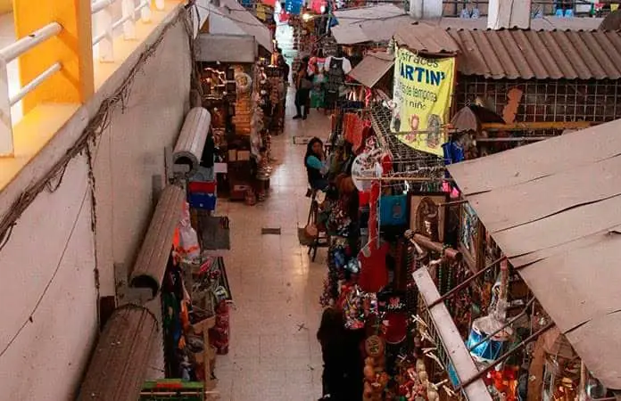 Comerciantes reclaman fallas de alumbrado