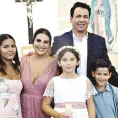 EUGENIA RECIBE LA COMUNIÓN