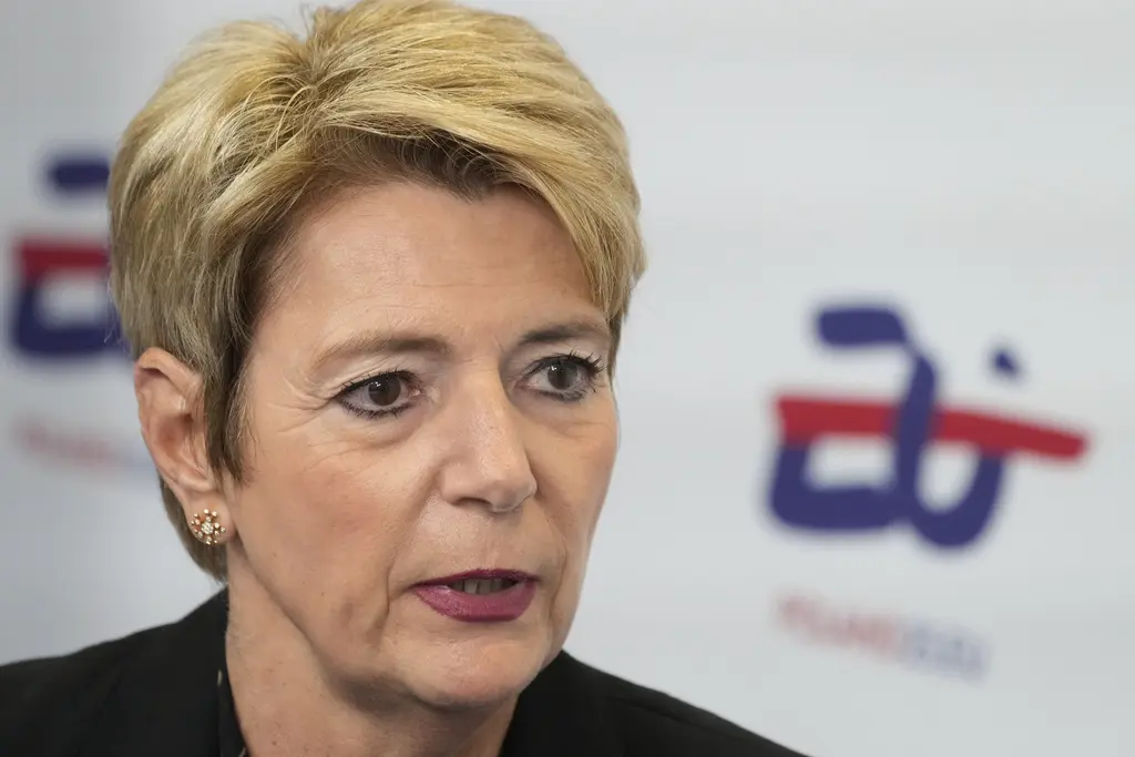 Presidenta de Suiza viaja a Washington por aranceles de EEUU
