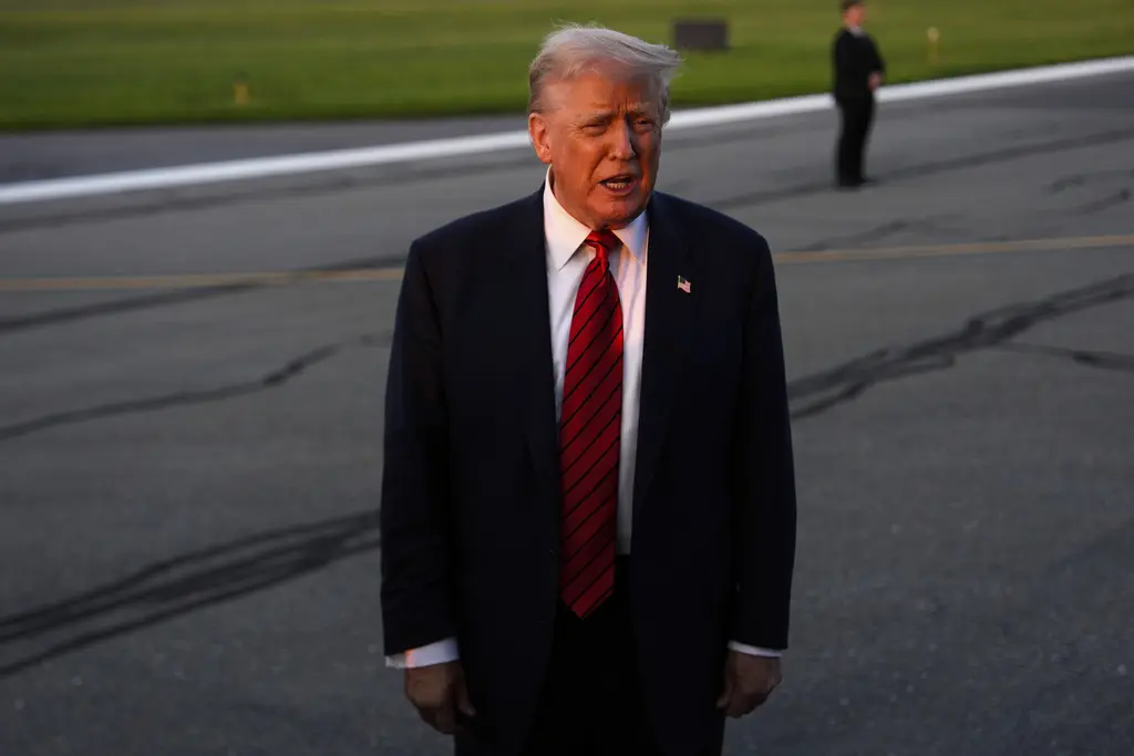 Trump excluye al secretario del Tesoro de la lista de candidatos para presidir la Fed