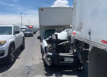 Colisión en puente Seminario deja únicamente daños materiales