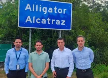 Cónsul Rutilio Escandón Cadenas supervisa a mexicanos detenidos en Alligator Alcatraz