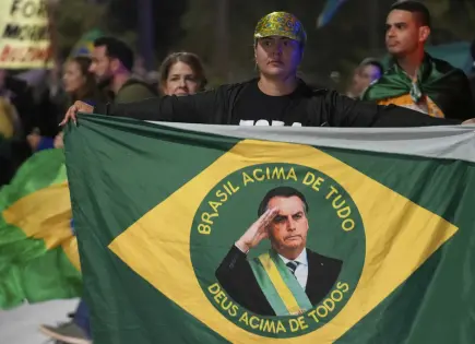 Juez brasileño permite visitas familiares a Bolsonaro en arresto domiciliario