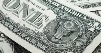 Peso mexicano se fortalece frente al dólar tras disiparse temores económicos