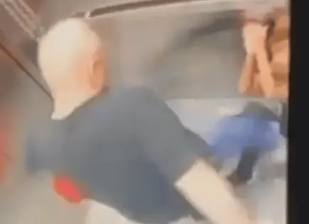 Brutal agresión a mujer en elevador