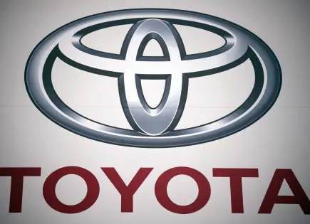 Caen ganancias de Toyota un 37% en trimestre abril-junio