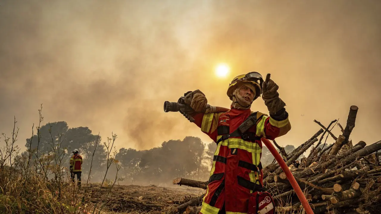 Investigan causa del incendio que arrasó en Francia