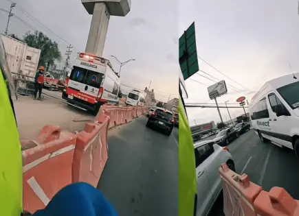 Joven motociclista se vuelve viral al ayudar a ambulancia en Monterrey