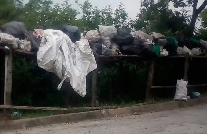 La zona tének, un basurero