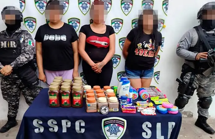 Cae banda de farderas tras robo a tienda 3B