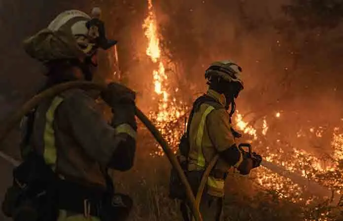 Sin control aún, fuego en Francia
