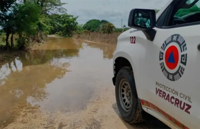 Una persona muerta y municipios afectados por Onda Tropical 20 en Veracruz