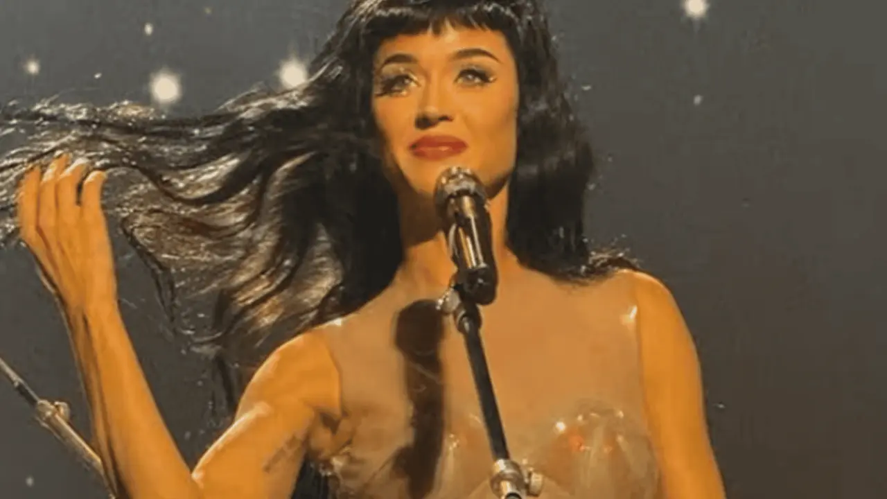 Katy Perry multada por grabar video en área protegida de Ibiza