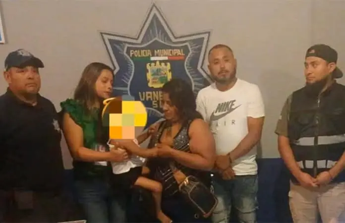 Padres de familia olvidan a su hija