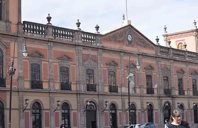 Revira García V. que“hay  buena relación con el rector”