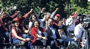 Un año duró la austeridad a 4T