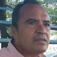 Y yo qué “padrino”, dice César González, pide despensas de Sedesore