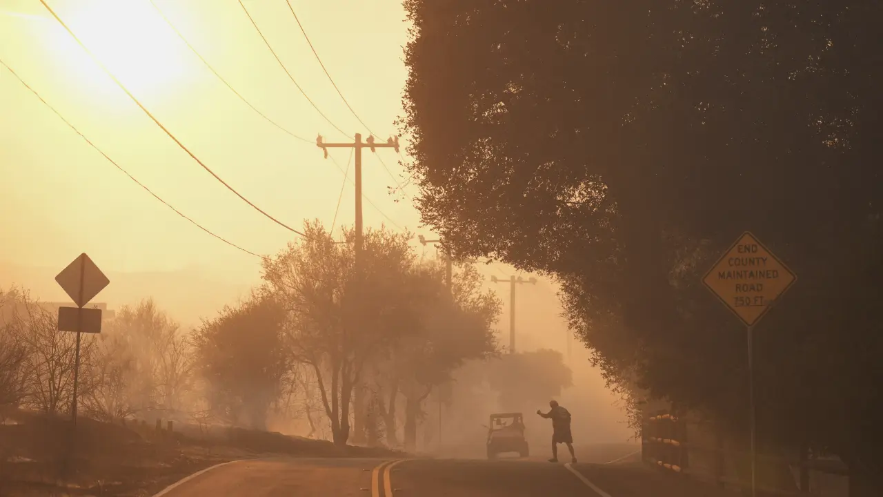 Evacuan prisión en Colorado por uno de los mayores incendios en la historia del estado
