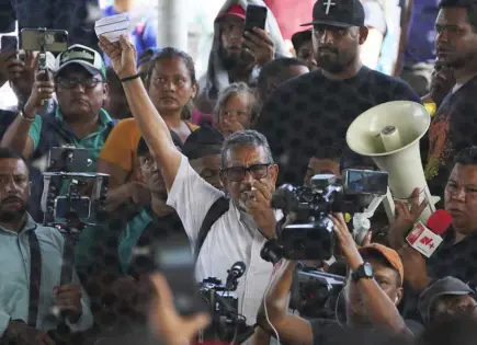 Liberan a activista mexicano acusado de tráfico de migrantes