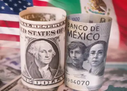 Peso inicia la semana con ligera depreciación