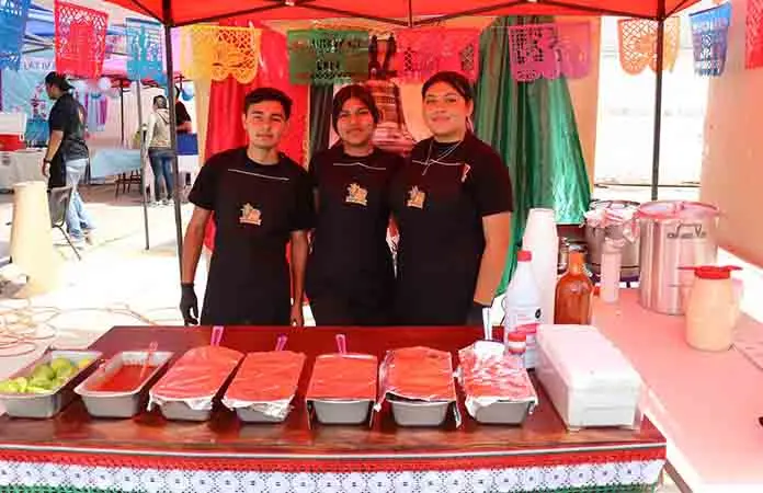 Realizan cuarta edición de “Mi mercadito”