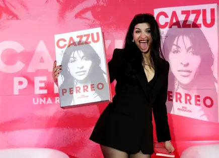 Cazzu desafía convenciones con Perreo, una revolución
