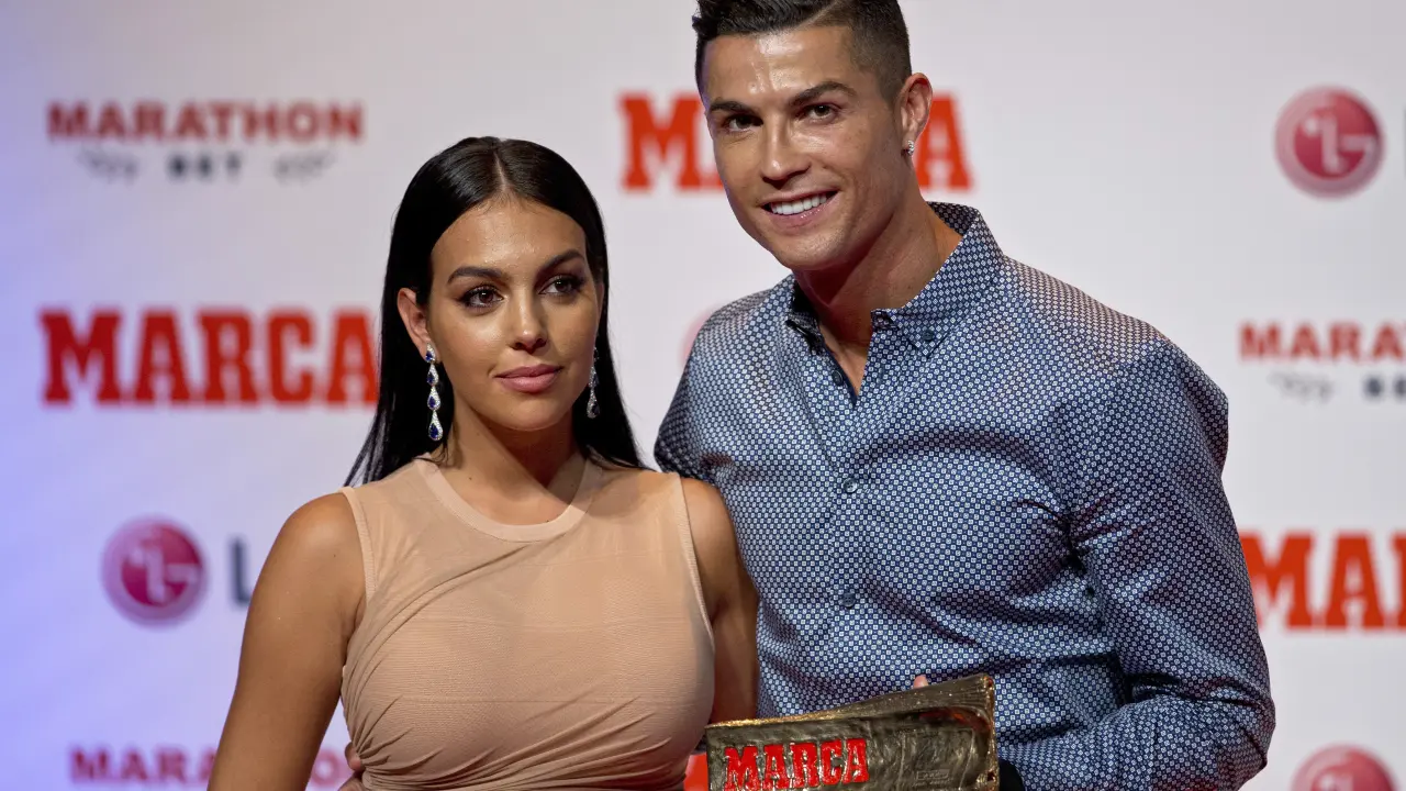 Georgina Rodríguez anuncia compromiso con Cristiano Ronaldo