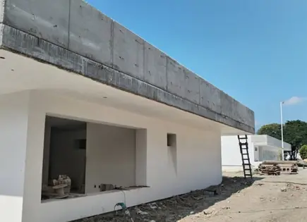 Retrasan inauguración de edificio de Medicina