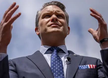 Secretario de Defensa de EEUU, se enorgullece de su vínculo con iglesia ultraconservadora