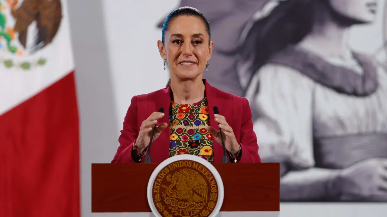 Claudia Sheinbaum se compromete a elevar el salario mínimo a 2.5 canastas básicas