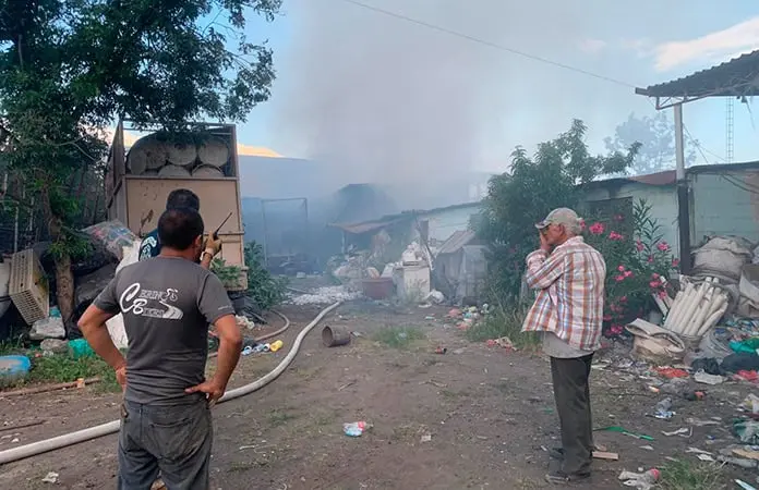 Arde una recicladora en Angostura Norte