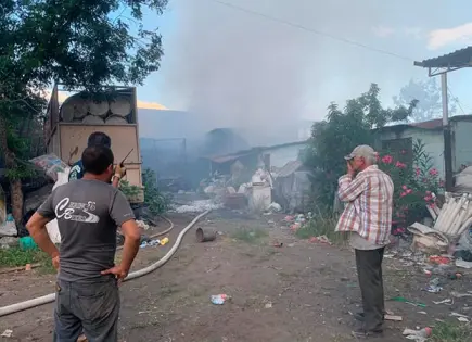 Arde una recicladora en Angostura Norte