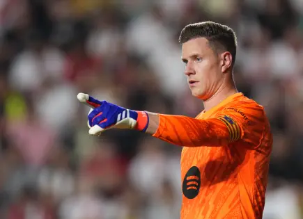 Barcelona podrá inscribir a Joan García tras baja de Ter Stegen