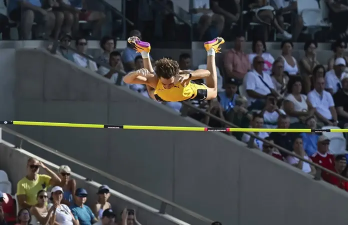 Duplantis eleva su récord mundial