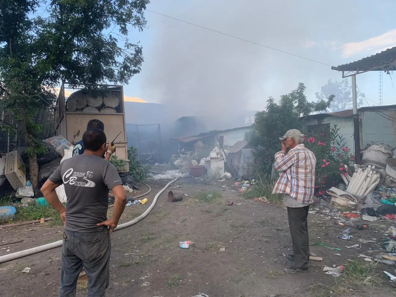 Incendio en planta recicladora alarma a vecinos de Fracción La Angostura Norte