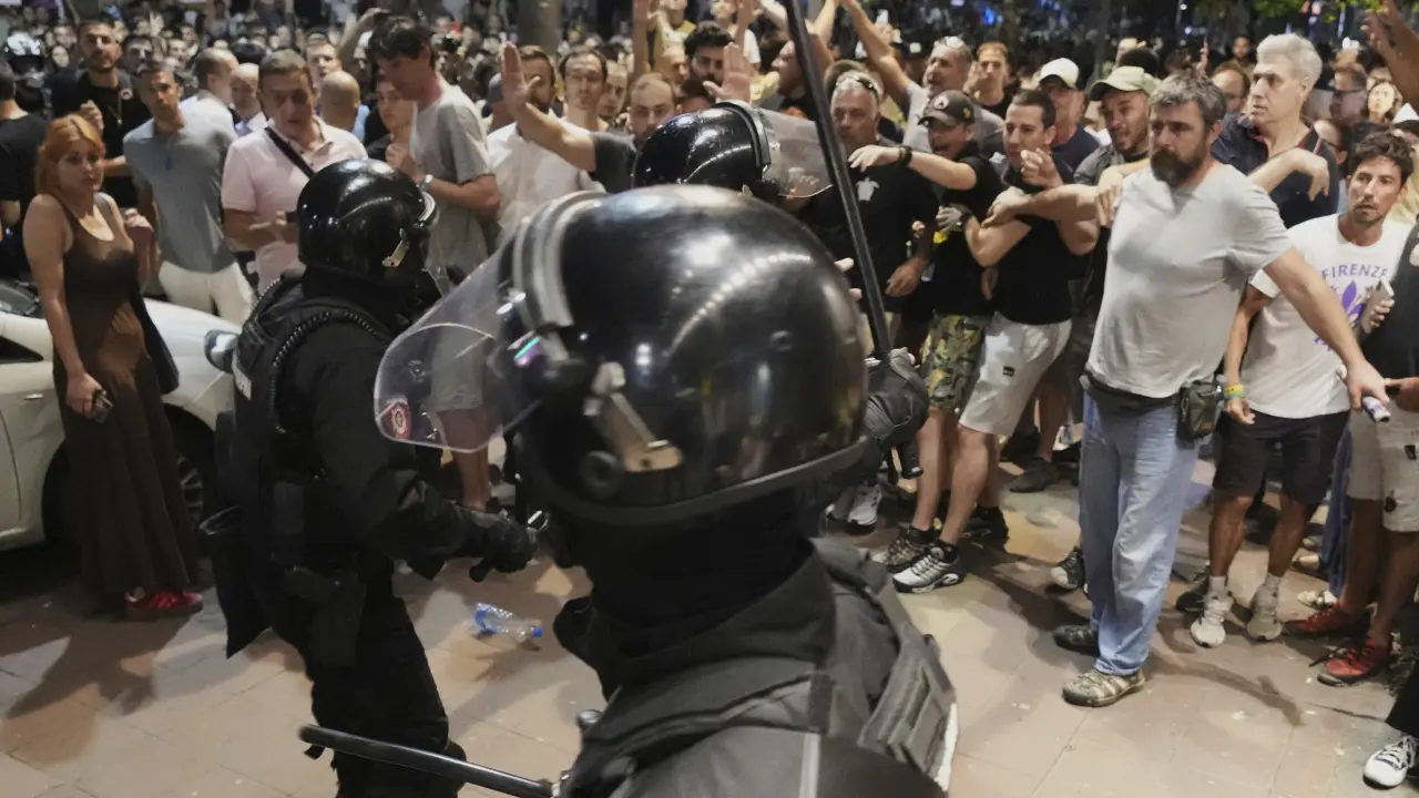 Protestas y enfrentamientos se intensifican en Serbia