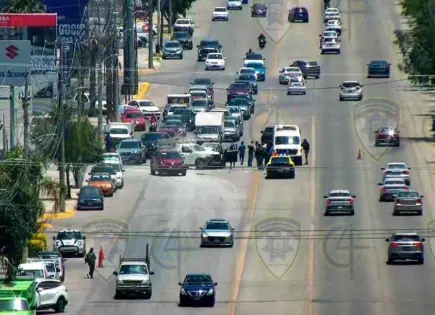 Aparatoso choque en avenida Chapultepec; un lesionado