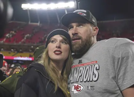 Taylor Swift se une a Travis Kelce en el podcast New Heights